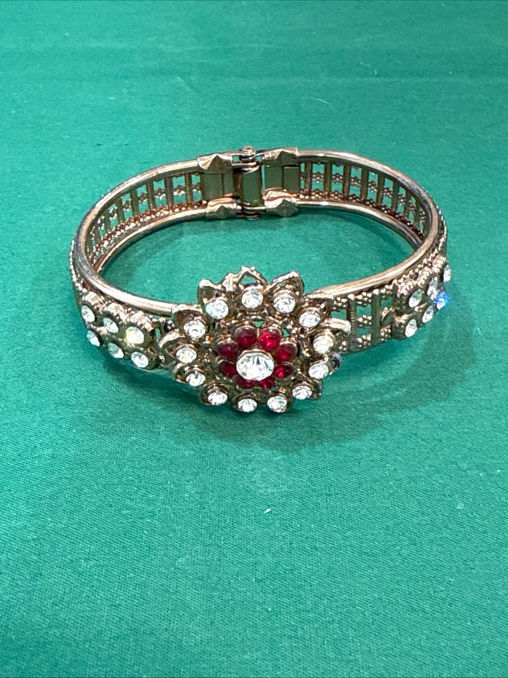 Goldtone Hinged Bangle Bracelet W/Flower Cluster Clear&Red Rhinestones 1E
